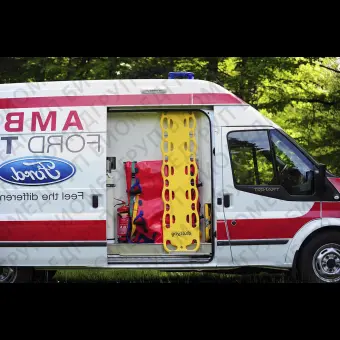 Спасательная машина скорой помощи Ford Transit